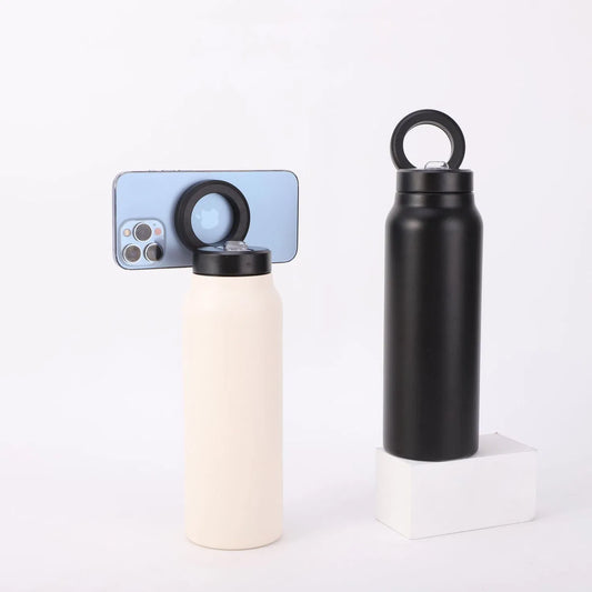 زجاجة مياه مع حامل الهاتف MagSafe
