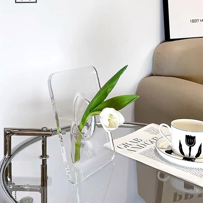 مزهرية أكريليك شفافة بتصميم عصري – لمسة فنية لأي زاوية