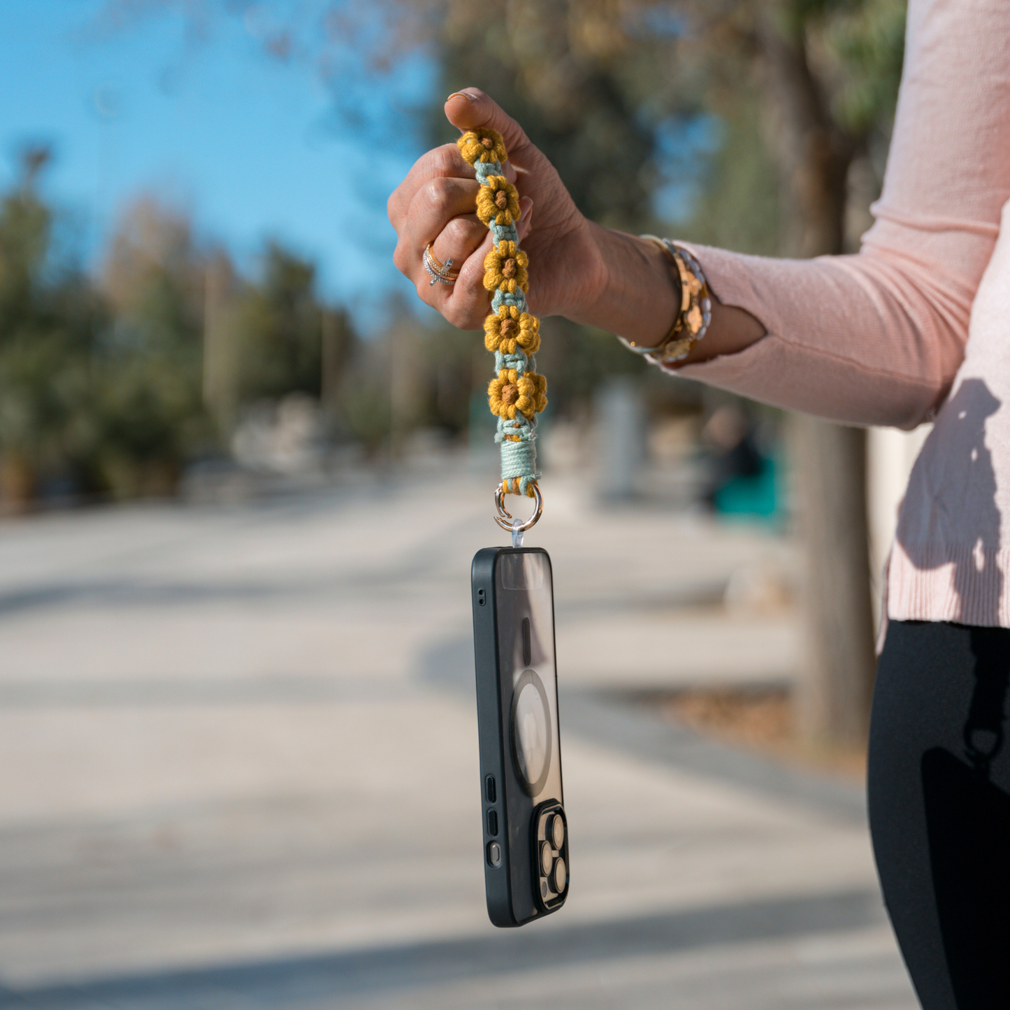 ميدالية الزهر – أنيقة وعملية مصنوعة يدوياً