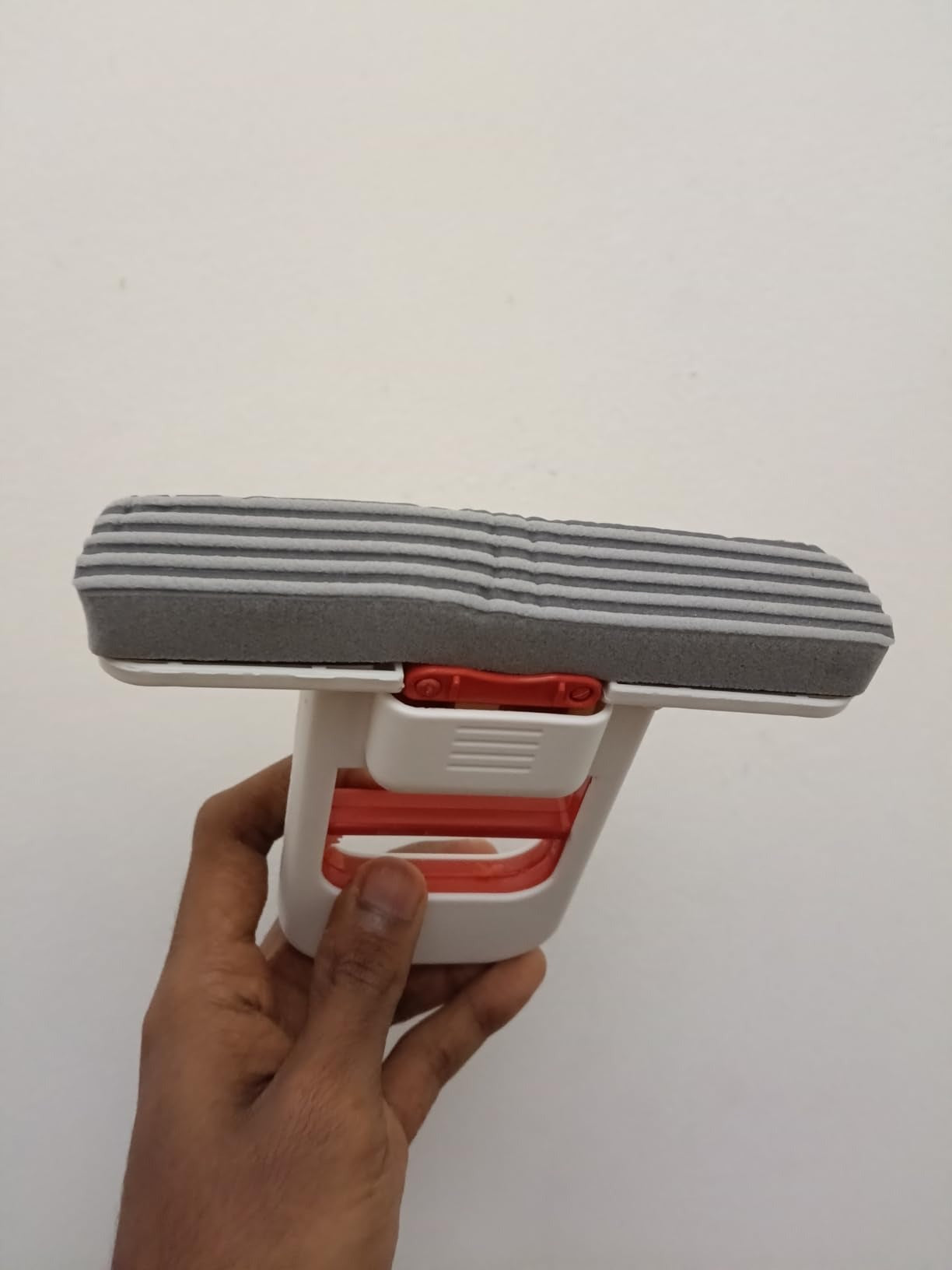 الممسحة الذكية الصغيرة القابلة للطي بعصر ذاتي – لتنظيف الأسطح الجافة والرطبة